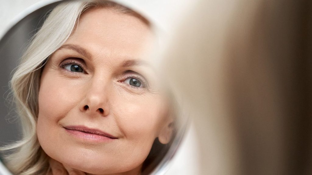10 najlepszych suplementów na menopauzę z najlepszymi recenzjami, które warto mieć na radarze oraz porady ekspertów