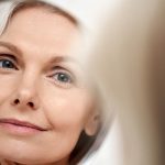 10 najlepszych suplementów na menopauzę z najlepszymi recenzjami, które warto mieć na radarze oraz porady ekspertów